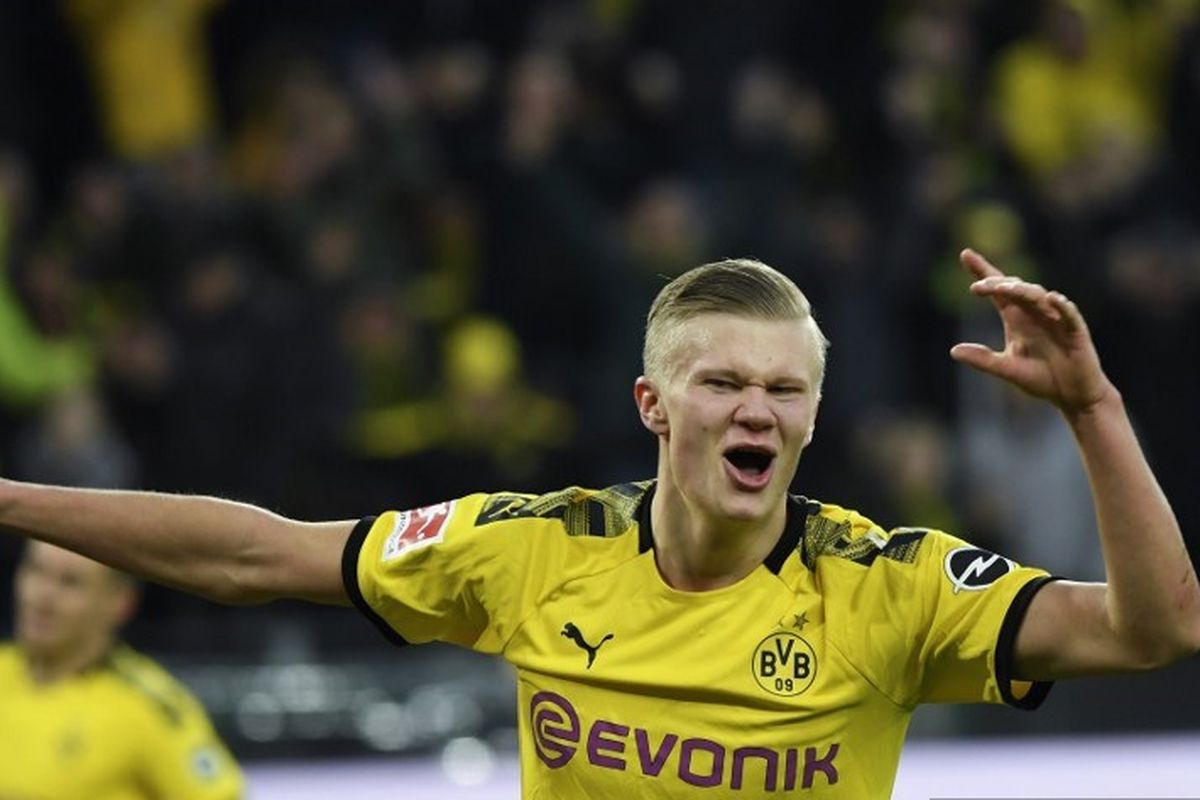 Penyerang Dortmund asal Norwegia, Erling Braut Haaland merayakan setelah mencetak gol selama pertandingan sepak bola Bundesliga divisi satu Jerman Borussia Dortmund vs FC Union Berlin di Dortmund pada 1 Februari 2020.