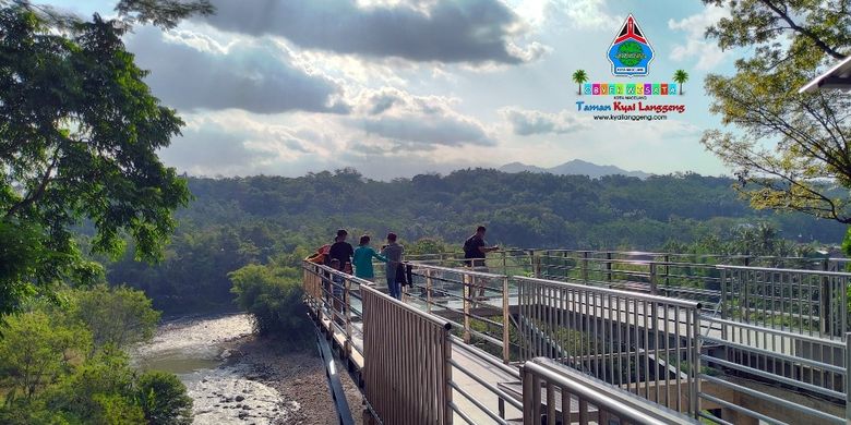 Tempat wisata bernama Taman Kyai Langgeng di Kota Magelang.