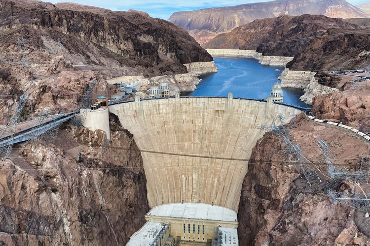Ilustrasi Bendungan Hoover atau Hoover Dam di Amerika Serikat.