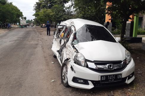 Kecelakaan Maut, Bus Tabrak 2 Mobil dan 1 Motor di Jalan Solo-Purwodadi, 1 Tewas