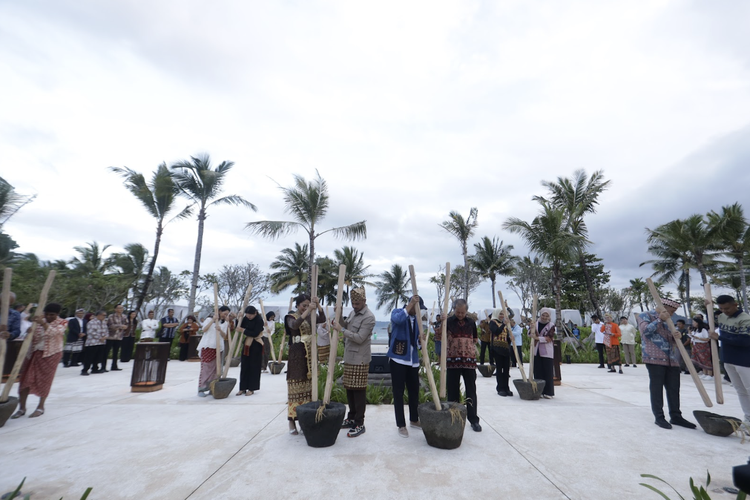 Bank Mandiri mendukung pelaksanaan Pesenggiri Festival 2025 yang berlangsung di Lampung Marriott Resort & Spa pada 20-21 Juni 2025.

