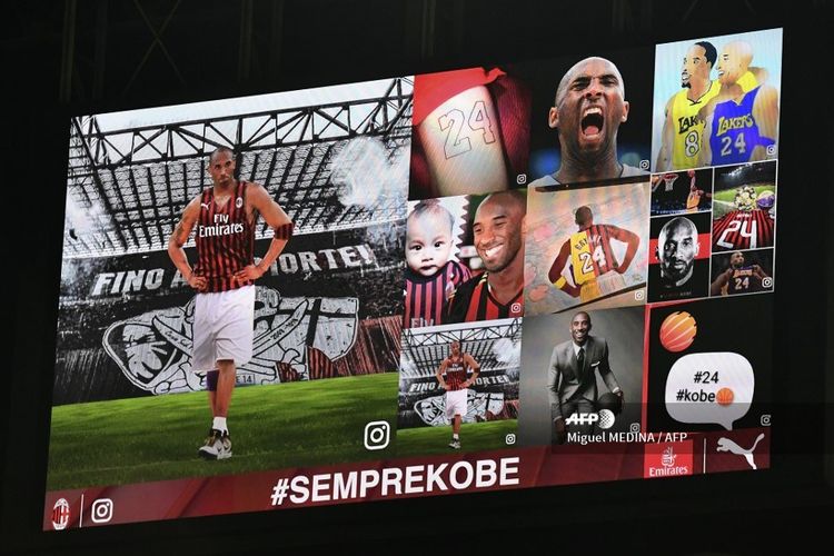 Layar video raksasa di Stadion San Siro menampilkan penghargaan bagi Kobe Bryant jelang bergulirnya laga Coppa Italia kontra Torino pada 28 Januari 2020.