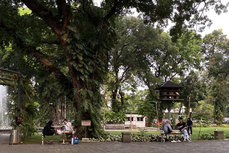Kencan di Taman Kota, Siasat Pasangan Muda Jakarta Tekan Pengeluaran Tanpa Kurangi Kemesraan