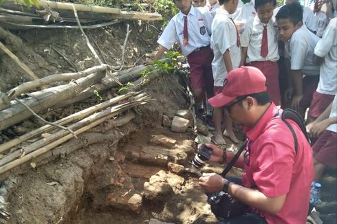 Bata Kuno Bekas Fondasi Rumah Ditemukan di Dawarblandong Mojokerto