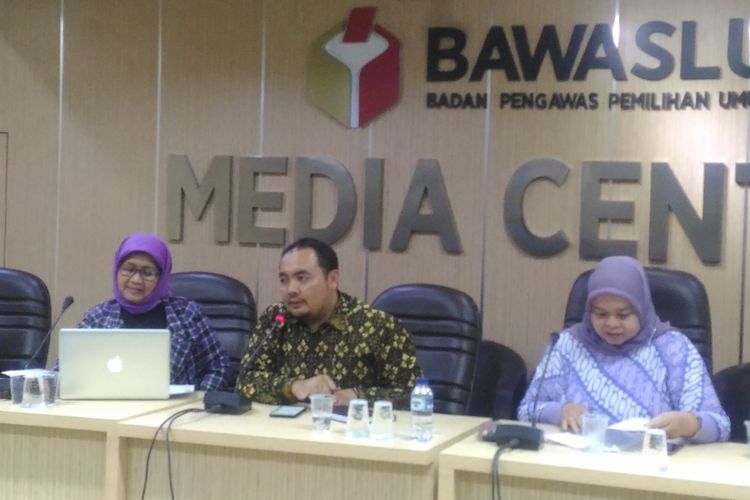 Diskusi bertajuk Jaga Kemurnian Suara Pemilih, Kawal Perolehan Suara Caleg Perempuan di kantor Bawaslu RI, Jakarta Pusat, Rabu (24/4/2019). 