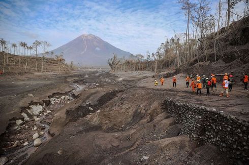 Ringankan Beban Korban Erupsi Gunung Semeru, Asosiasi Penghulu Galang Dana Bantuan
