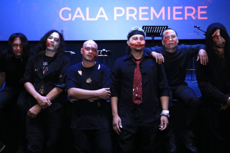 Grup band metal Purgatory mengisi soundtrack film horor Siksa Neraka yang digarap oleh salah satu personelnya, Anggy Umbara. 