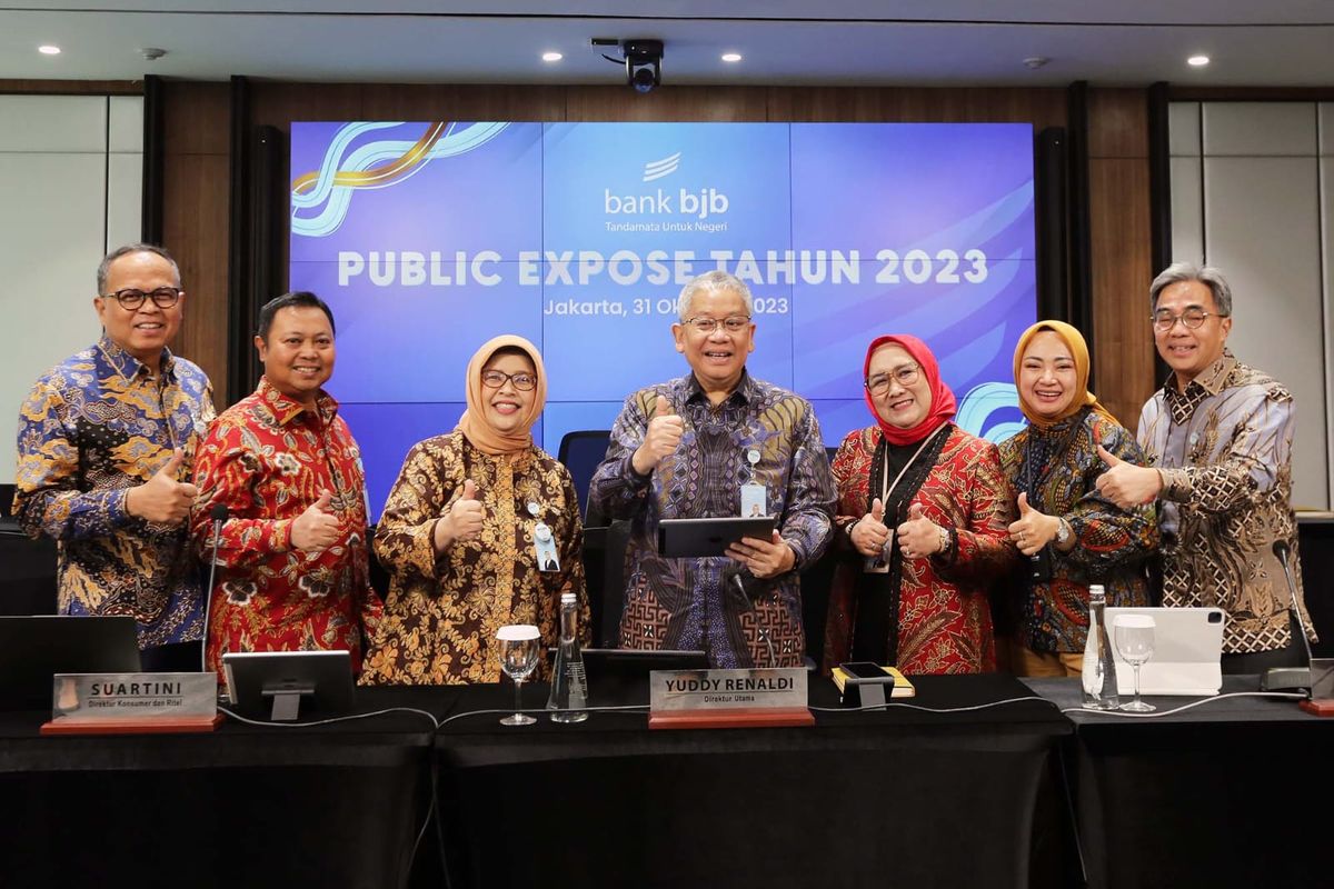 Direksi bank bjb dalam Public Expose bank bjb 2023 di Bandung, Selasa (31/10/2023). 