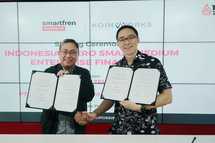 Penandatangan kesepakatan antara Smartfren Business dan KoinWorks