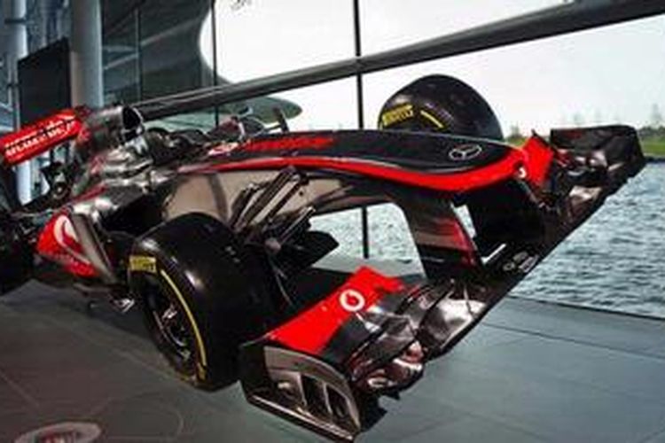 Mobil baru McLaren MP4-28 yang diluncurkan pada Kamis (31/1/2013) di Woking, Inggris. Mobil ini diharapkan bisa membawa McLaren juara dunia Formula 1 2013.
