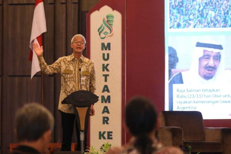 Gubernur Jawa Tengah Ganjar Pranowo menjadi pembicara dalam Seminar Nasional Kebangsaan yang merupakan rangkaian Muktamar Al Irsyad Al Islamiyyah ke-41 di Purwokerto, Kabupaten Banyumas, Rabu (23/11/2022).