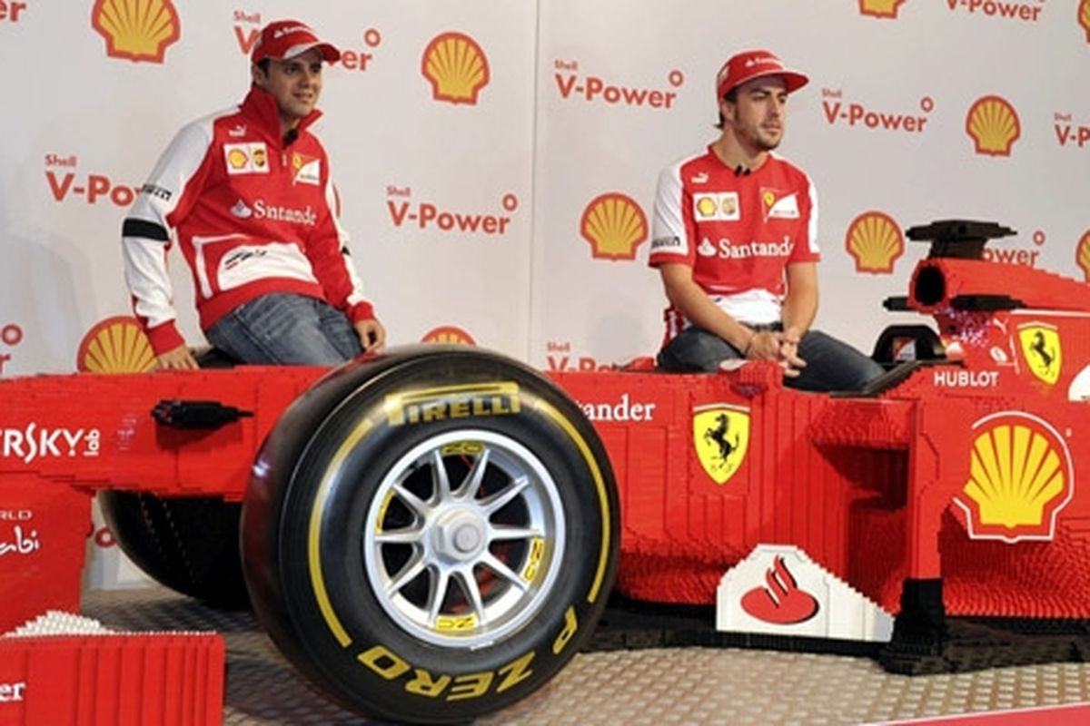 Mobil balap F1 Ferrari 