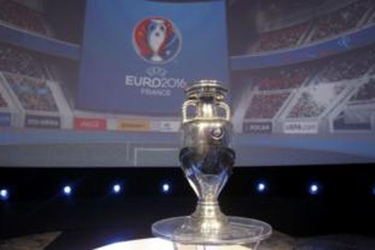 Trofi Piala Eropa.