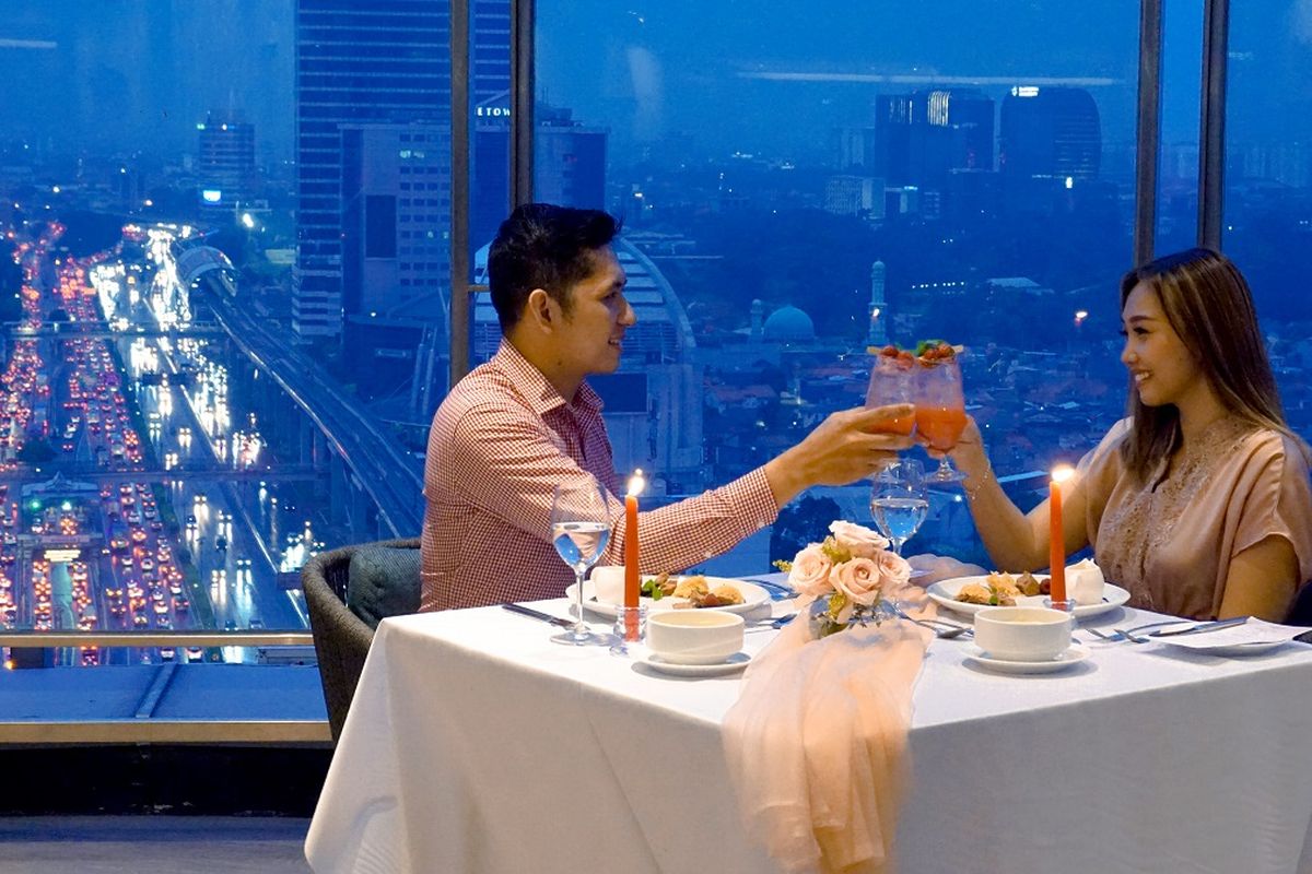 Ilustrasi makan malam romantis di Mercure Jakarta Gatot Subroto.