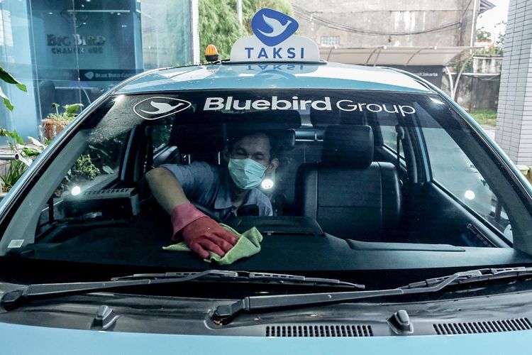 Taksi BlueBird.