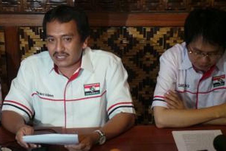 Pengurus Perhimpunan Pergerakan Indonesia (PPI) Ma'mun Murod (kiri) dan Carrel Ticualu (kanan).