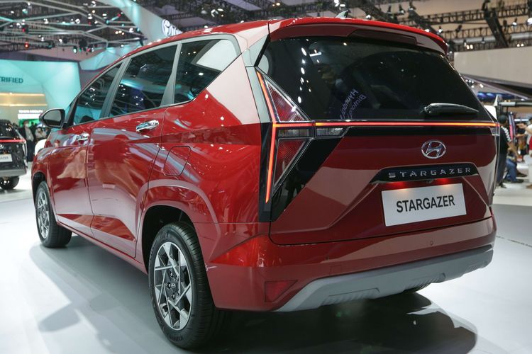 Hyundai Stargazer dipamerkan di ajang Gaikindo Indonesia International Auto Show (GIIAS) 2022 di ICE BSD, Tangerang, Jumat 12/8/2022). Hyundai Stargazer diklaim sudah terjual hingga lebih dari 1.500 unit bahkan sebelum resmi diluncurkan.