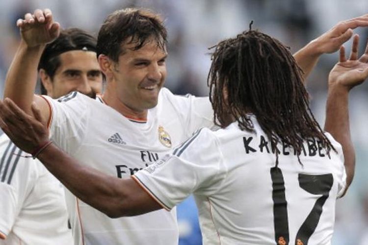 Mantan striker Real Madrid, Fernando Morientes (tengah), dijadwalkan hadir melakoni laga Star Indonesia vs Star Legends di Stadion Gelora Bung Tomo, Surabaya, 15 November 2014.