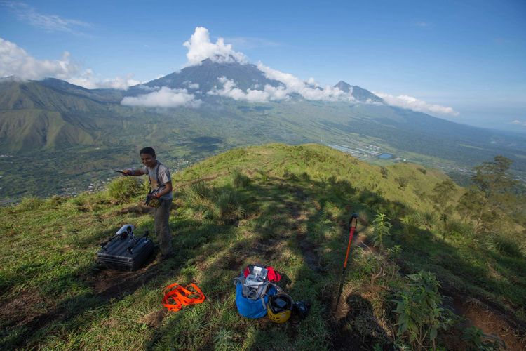 Gunung tertinggi di indonesia