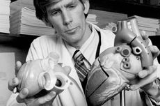 Menag: Maknai Natal 2025 dengan Merawat Keluarga, Bumi dan Berbagi Beban Luka