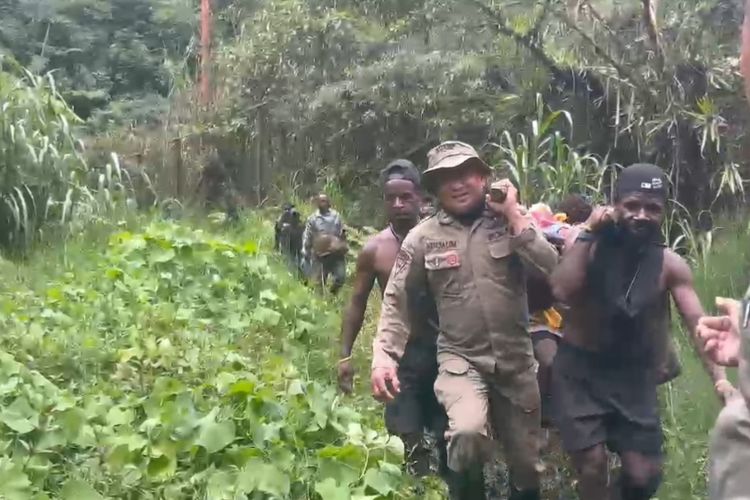 Polda Papua Tengah Evakuasi 6 Korban Penembakan di Tembagapura
