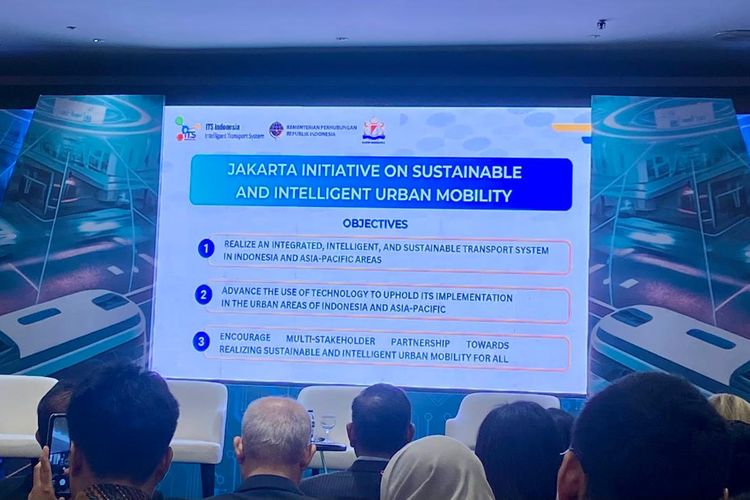 Jakarta Initiative on Sustainable and Intelligent Urban Mobility yang dipaparkan dalam salah satu sesi panel di acara The 19th Intelligent Transport System (ITS) Asia Pacific Forum 2024 di JCC Senayan, Jakarta, Selasa (28/5/2024). 