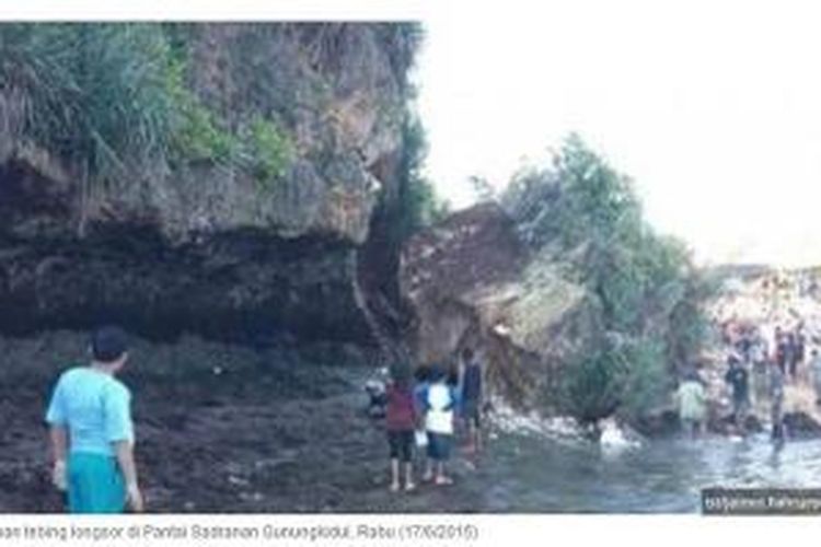 Patahan tebing longsor di Pantai Sadranan Gunungkidul, Rabu (17/6/2015), seperti ditayangkan oleh Tribunnews.