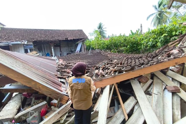 15 Rumah Warga di Parigi Moutong Rusak Terdampak Gempa M 6,7 Sulteng