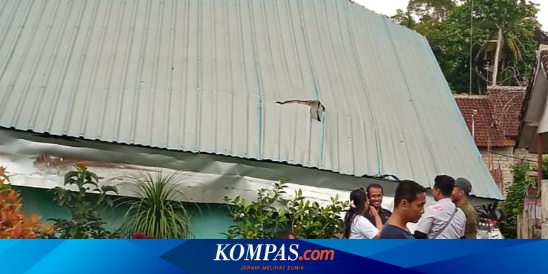 Puting Beliung Terjang Banyuwangi, 13 Rumah Rusak - Vimarsana News