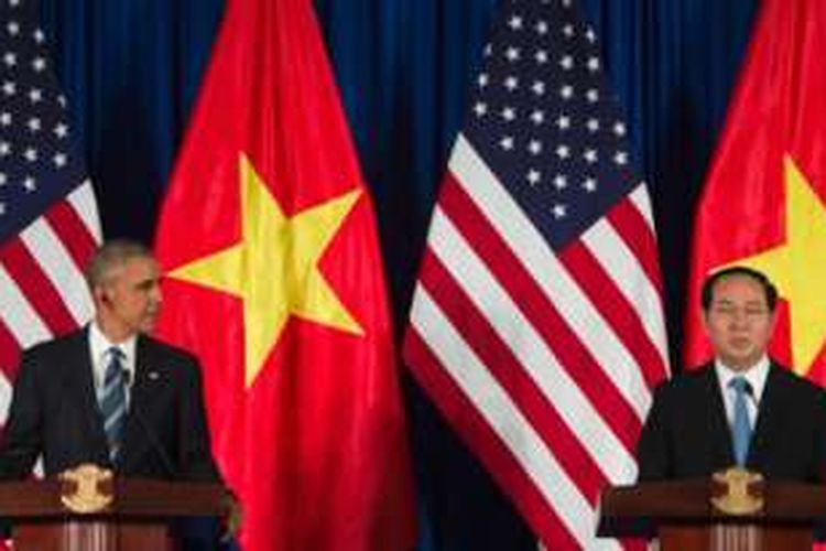 Dalam jumpa pers usai pertemuan dengan Presiden Tran Dai Quang, Obama mengaku kagum dengan dengan kemajuan hubungan antara kedua negara. 