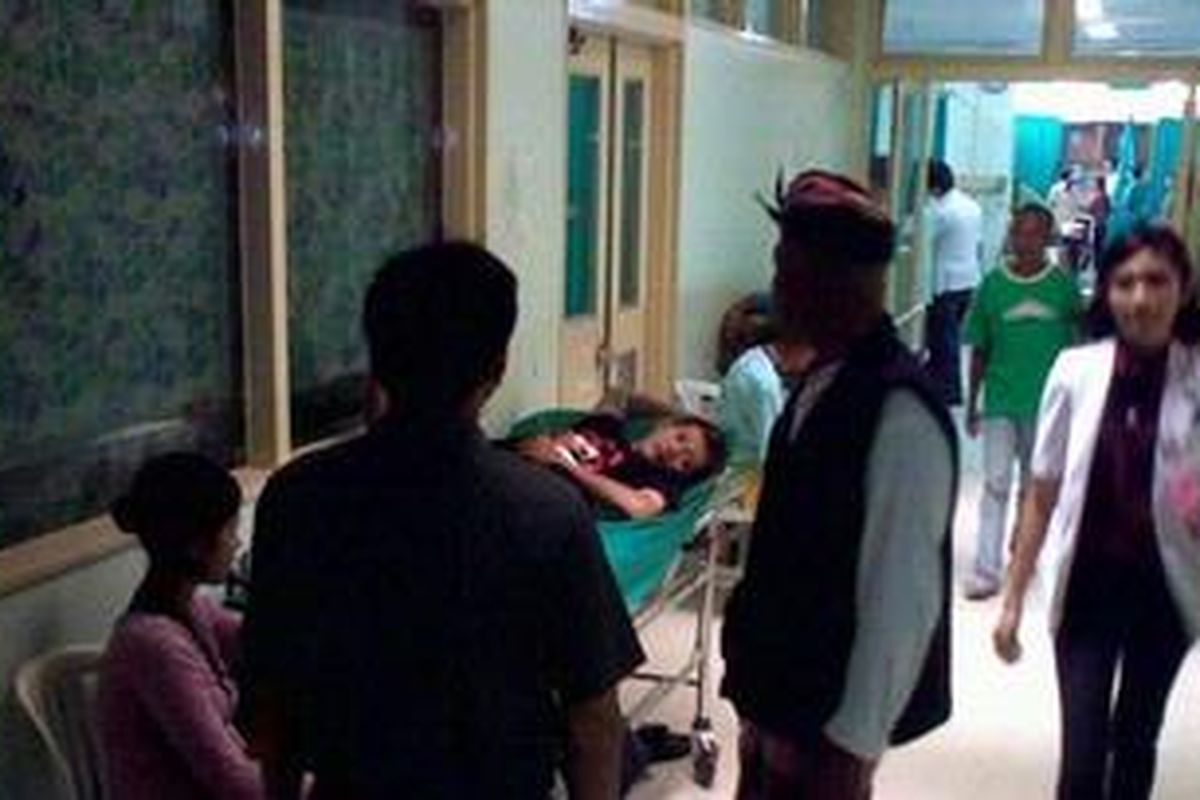 Korban arak Methanol berjatuhan dan korban sempat menjalani perawatan di RSUP Sanglah, Denpasar.