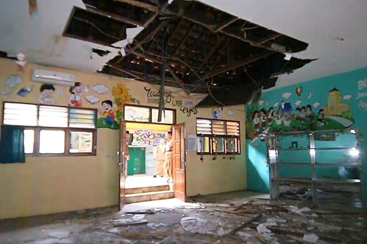 Sekolah Rusak, SDN Pucang 1 Sidoarjo Terapkan Belajar 2 Sif