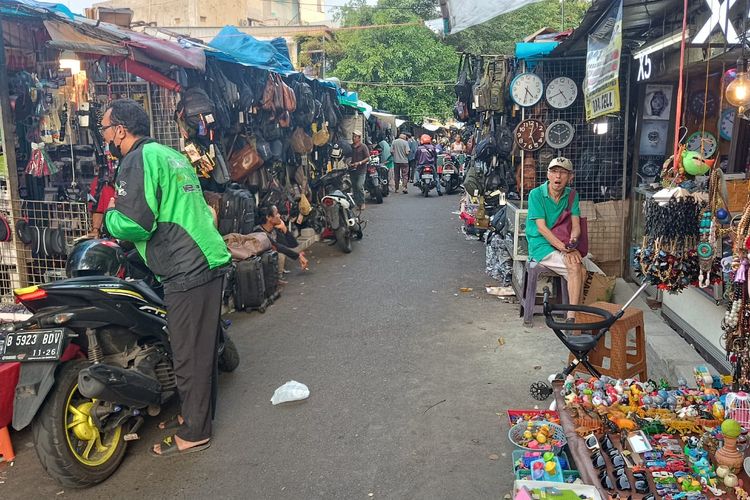 Pasar Loak Jatinegara