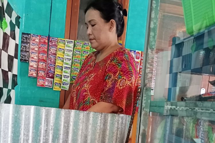 Warga sekitar SDN Margahayu mengaku kaget mendengar tanah SDN Margahayu sedang dalam gugatan oleh ahli waris. Mereka tak tahu bagaimana nasib murid-murid selanjutnya.