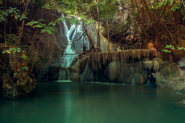 Air Terjun Mata Jitu di Pulau Moyo, Sumbawa Barat.