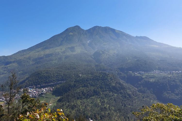 Dompet Terkuras hingga Nyawa Nyaris Hilang, Cerita Gen Z Tak Pernah Kapok Mendaki Gunung