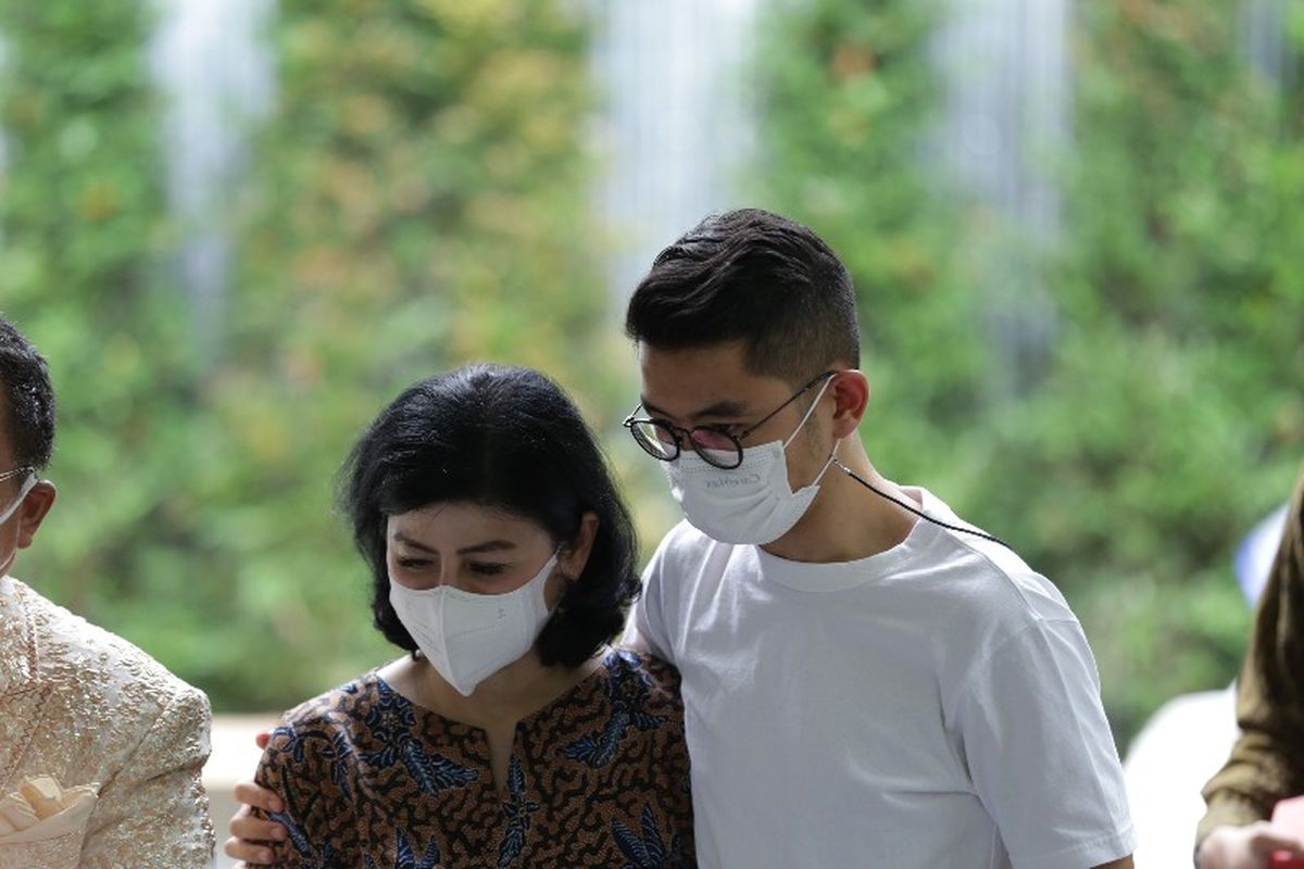 Desiree Tarigan kembali menggelar konferensi pers terkait permasalahan rumah tangganya dengan Hotma Sitompoel.