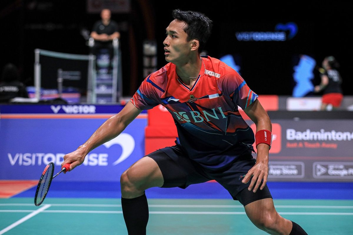 Jonatan Christie saat melawan Hans-Kristian Vittinghus pada babak pertama Denmark Open 2022 di Jyske Bank Arena, Odense, Denmark, Selasa (18/10/2022). Terkini, Jonatan Christie tengah mengikuti turnamen Hylo Open 2022.