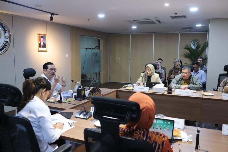 Rapat koordinasi KPTDP di Jakarta yang dipimpin oleh Ketua KPTDP dan Ketua Dewan Ekonomi Nasional Luhut Binsar Pandjaitan, Rabu (12/11/2025).