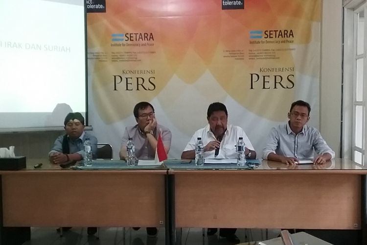 Diskusi SETARA Institute tentang percepatan pengesahan RUU Anti-terorisme, Jakarta, Senin (10/7/2017). Pembicara (dari ka-ki): M Syauqillah, Hendardi, Bonar Tigor Naipospos.