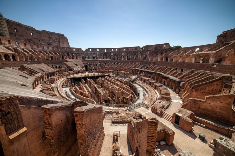 The Colosseum di Roma, Italia. Bangunan Romawi Kuno dari abad ke-1 Masehi dan masih kokoh hingga saat ini