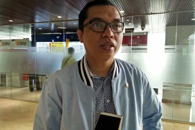 Sekretaris Fraksi PPP di DPR Achmad Baidowi di Kompleks Parlemen, Senayan, Jakarta, Jumat (29/11/2019).