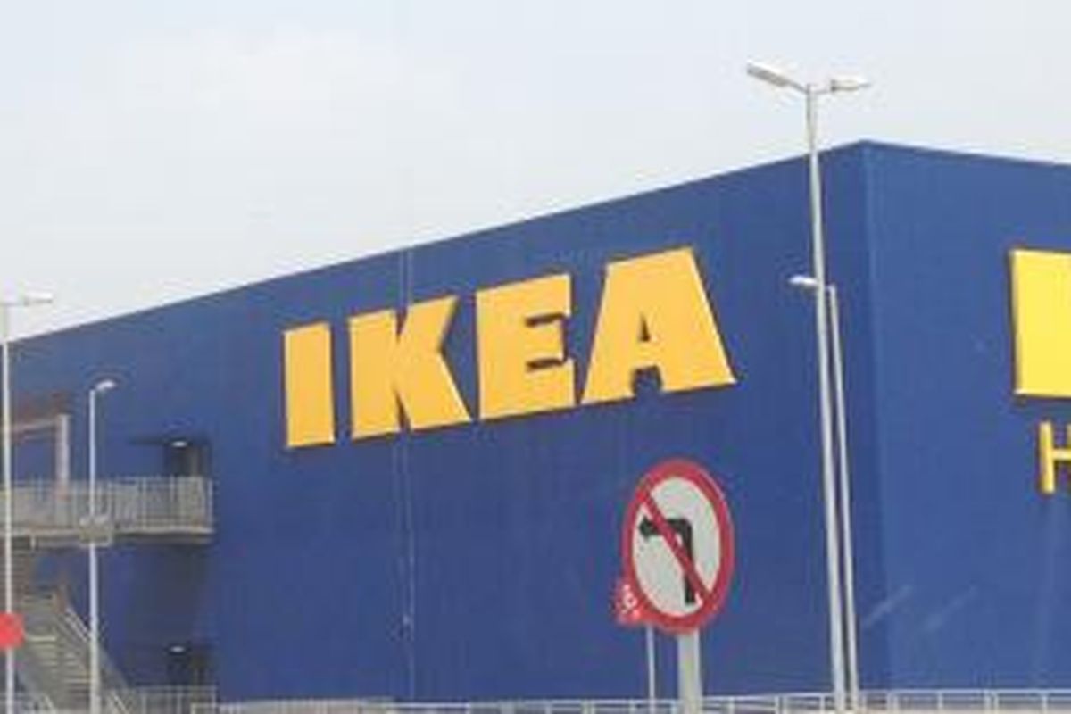 Toko IKEA Indonesia, di Alam Sutera, Tangerang, Banten, Senin (13/10/2014).
