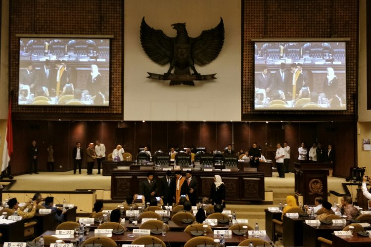 Pelantikan Ahmad Muqowam sebagai Wakil Ketua DPD di Kompleks Parlemen, Senayan, Jakarta, Kamis (26/7/2018)