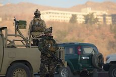 Puluhan Tentara Afghanistan Menyerah kepada Taliban dan Berupaya Kabur