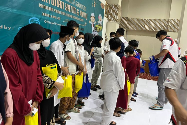 TYCI mengadakan kegiatan buka bersama dan santunan yatim dan piatu. Santunan tersebut diberikan kepda 25 anak yatim dan piatu dari Masjid Quba Kp. Bali - Tanah Abang Jakarta Pusat.