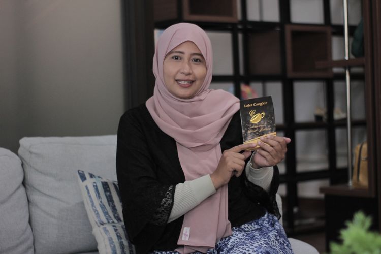 Vera Damayanti, penerus Kopi Lelet Cangkir saat wawancara online pada Senin (6/11/2023)