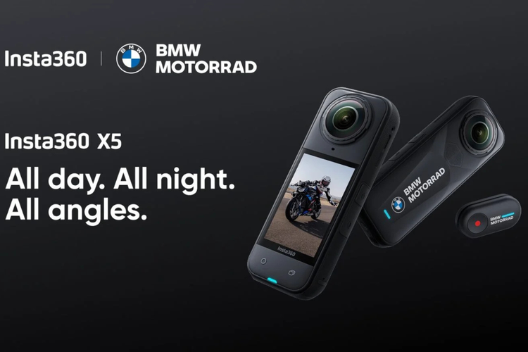 Kamera aksi Insta360 X5 varian BMW Motorrad Edition tampil dengan logo resmi ala BMW Motorrad. Logo ini disematkan di bagian belakang bodi kamera.