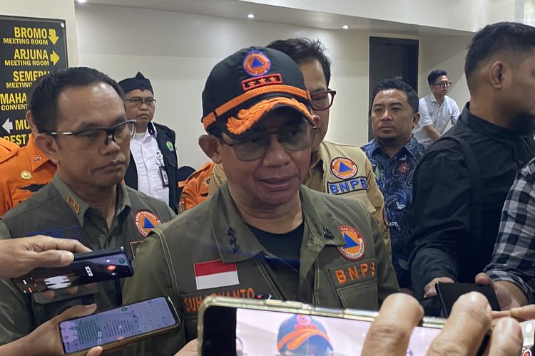 BNPB Kaji Operasi Modifikasi Cuaca untuk Padamkan Kebakaran Hutan di Gunung Bromo