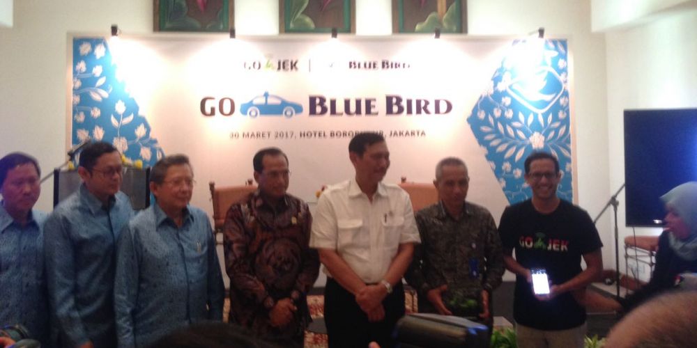Taksi BlueBird Gandeng GO-JEK luncurkan GO-BLUEBIRD